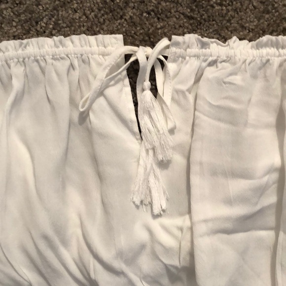 Off shoulder/Crop Top - Picture 2 of 3